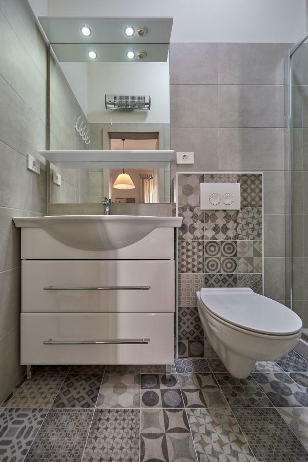 Old Romanitic 1 With Free Private Parking Apartment
